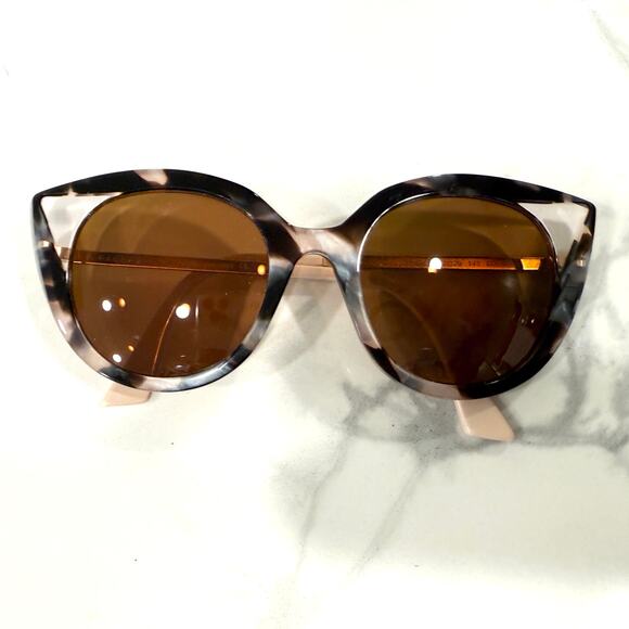 Faceaface Prism1 Cat Face A Face Eyewear Toronto Prism Pearl P  Sunglasses FRAME main image 11